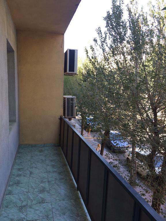 Apartment On Hanrapetutyan Street Yerevan Exterior photo